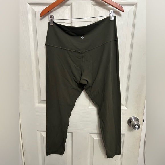 Lululemon cropped leggings green color women’s size 14 - Picture 2 of 6